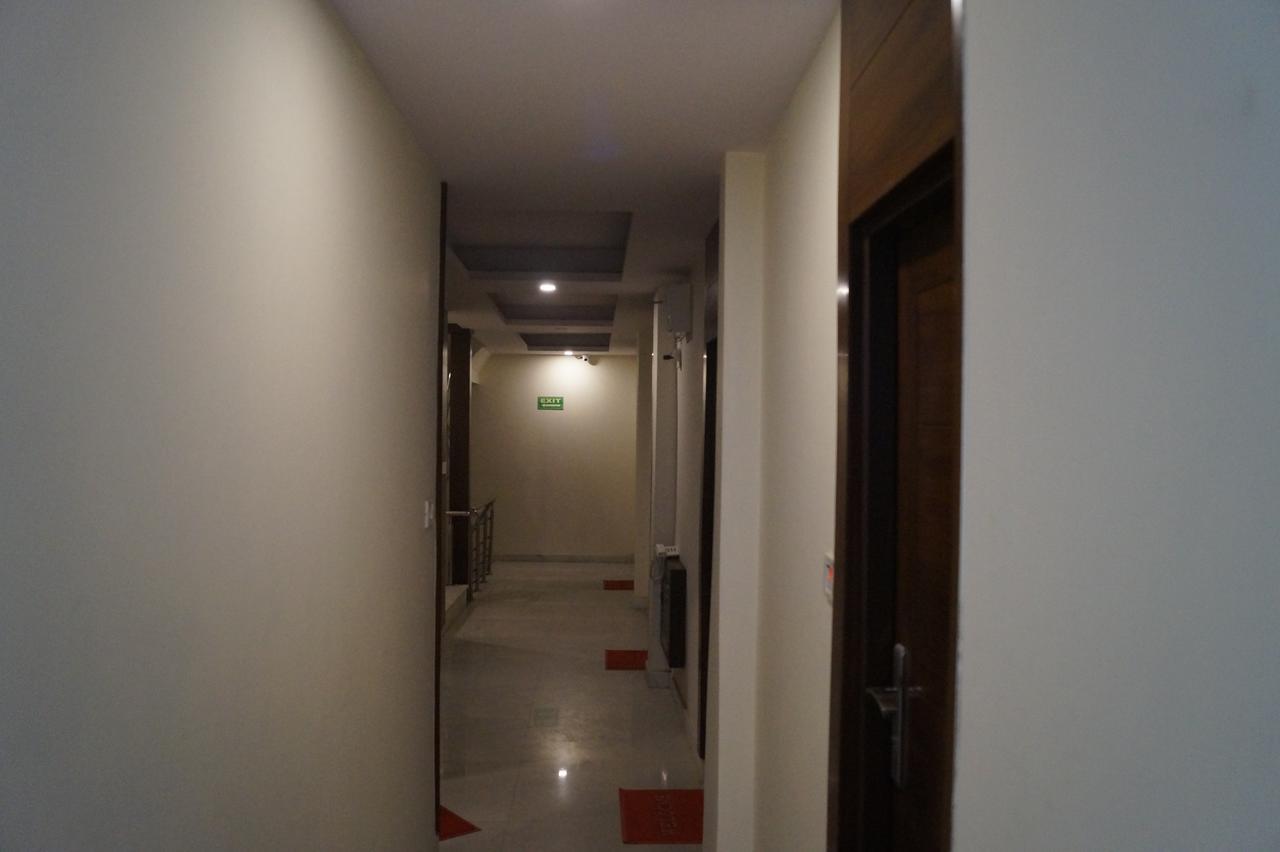 Optimum Oxford International Hotel New Delhi Bagian luar foto