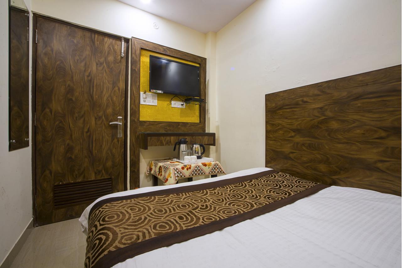 Optimum Oxford International Hotel New Delhi Bagian luar foto